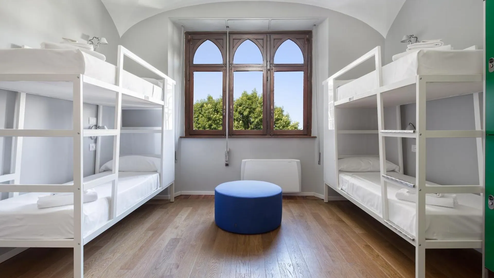 מילאנו Babila Hostel & Bistrot