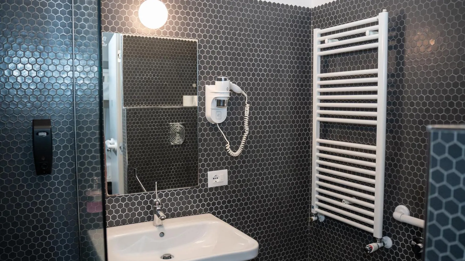 מילאנו Babila Hostel & Bistrot איטליה