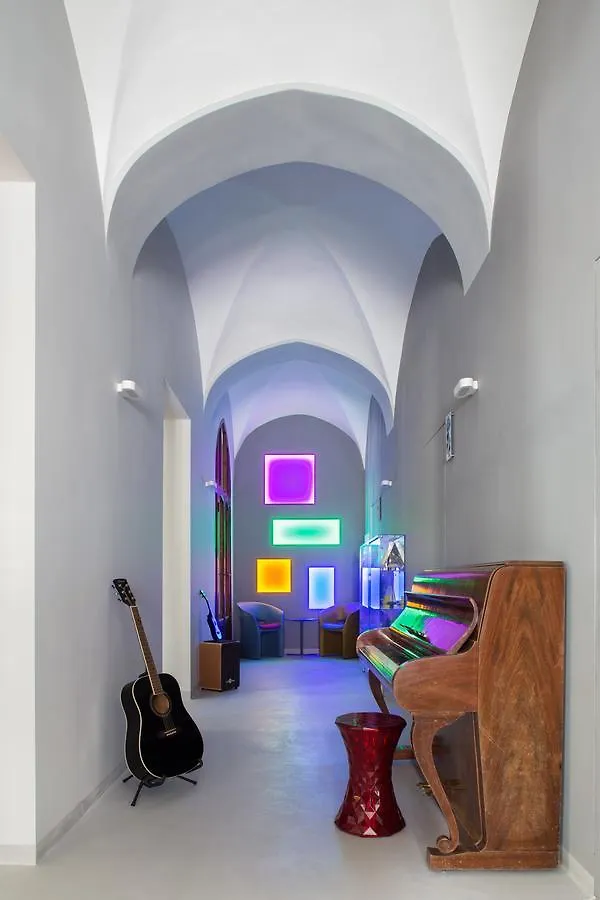 Babila Hostel & Bistrot Milan 0*,  Italy