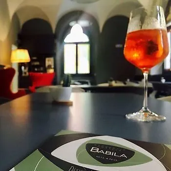 מילאנו Babila Hostel & Bistrot