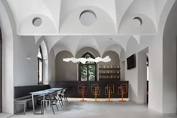 מילאנו Babila Hostel & Bistrot 0*,