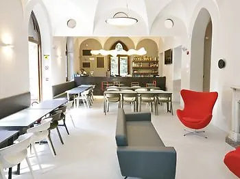 מילאנו Babila Hostel & Bistrot