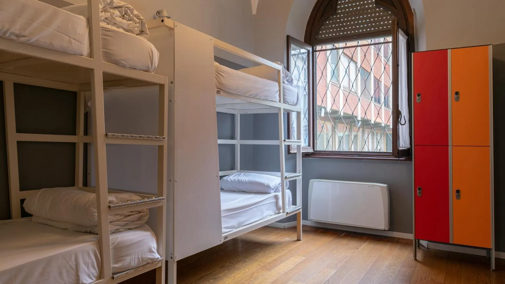 Babila Hostel & Bistrot Milan