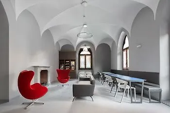 Babila Hostel & Bistrot Milan
